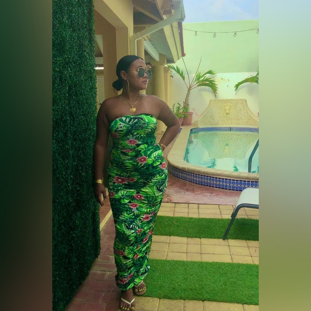 Green Tropical Print Spaghetti Straps Ruched Dress